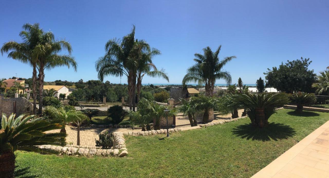 Villa Giulia - Sicilian Luxury Garden Пунта-Секка Екстер'єр фото